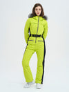 Combinaison de ski évasée pour femme, style montagne chic, avec bordure en fausse fourrure.