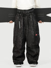 Pantalon de neige cargo ample et fonctionnel pour homme, avec ceinture utilitaire et poches multiples.