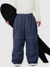 Pantalon de ski ample UrbanCraft Workwear pour homme, avec conception offrant une mobilité accrue des genoux.