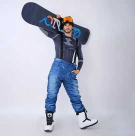 Salopette en jean pour homme, idéale pour les activités de plein air.
