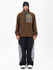 Pull en polaire sherpa synthétique pour homme et pantalon de ski cargo réfléchissant.