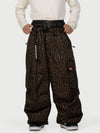 Pantalon de neige cargo ample et fonctionnel pour homme, avec ceinture utilitaire et poches multiples.
