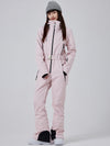 Combinaison de ski intégrale Arctic Chic pour femme, style montagnard glamour.