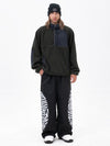 Pull en polaire sherpa synthétique pour homme et pantalon de ski cargo réfléchissant.