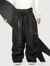 Pantalon de neige cargo ample et fonctionnel pour homme, avec ceinture utilitaire et poches multiples.