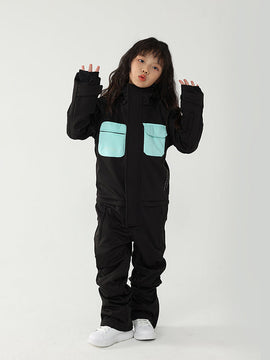 Combinaison de ski une pièce pour enfant, motif guerrier de l'hiver, pose aérienne