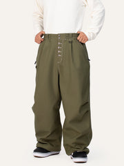 Pantalon de travail en denim brut à rivets pour homme, coupe oversize, avec double poche arrière.