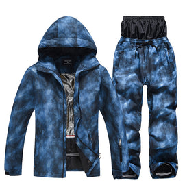 Ensemble veste et pantalon de ski pour homme, idéal pour les aventures hivernales en plein air.